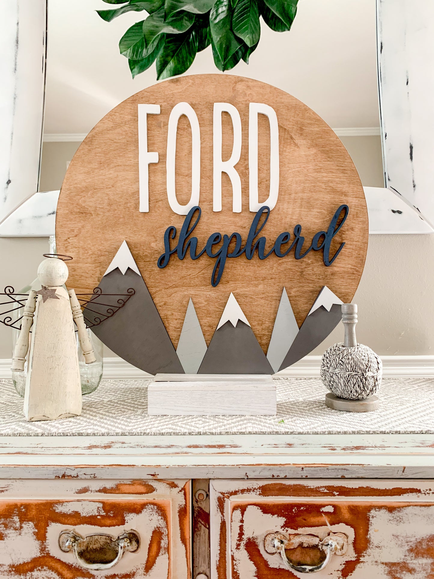 Baby Round Sign Mountain Theme