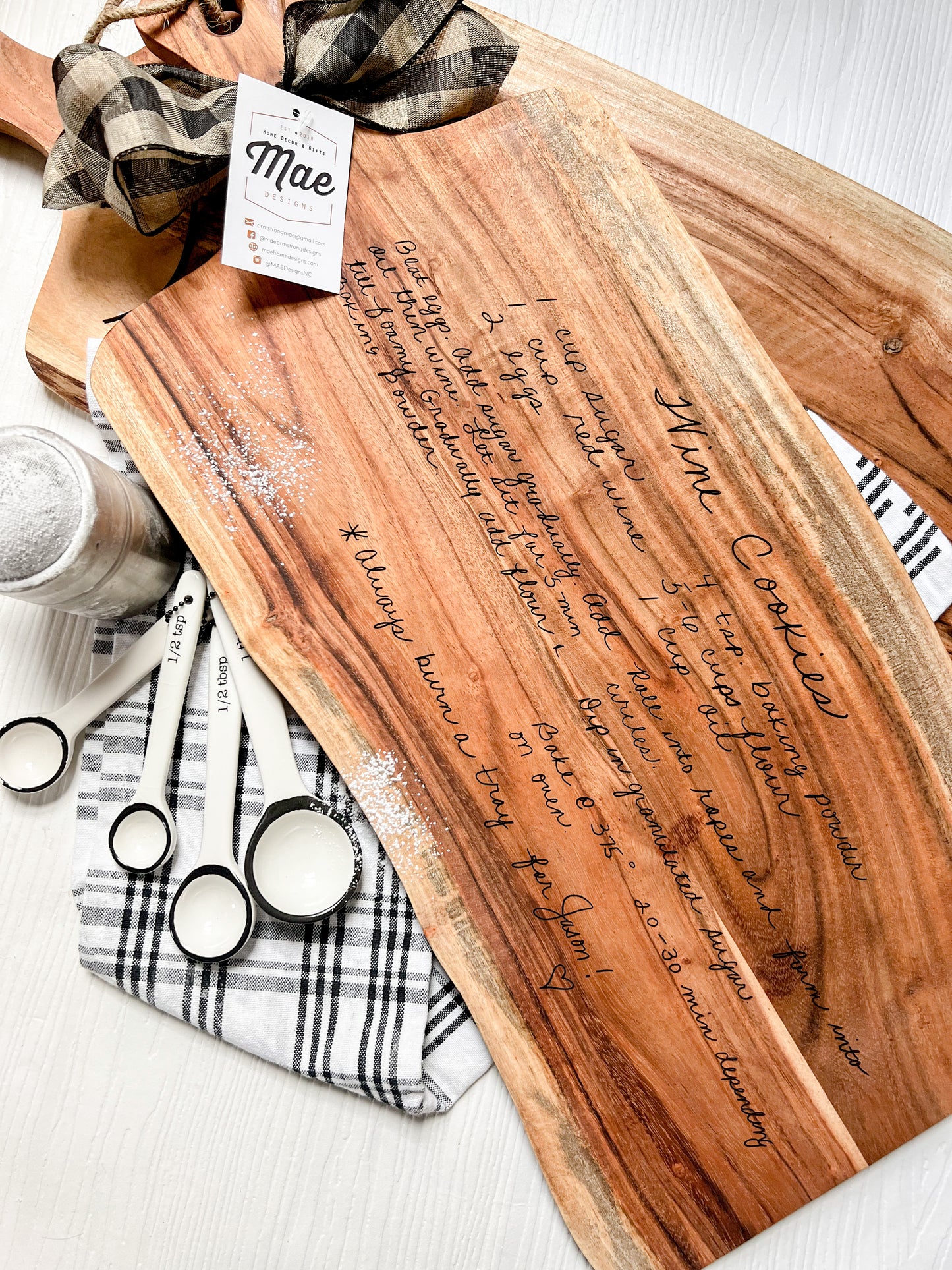 Statement Acacia Live Edge Artisan Serving Board with Handle